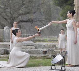 ��������ʥ��ɹ���ȼ Beijing successfully lit the Olympic flame